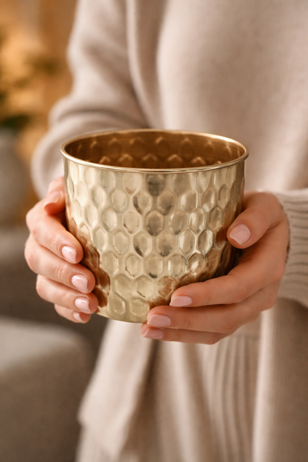 SMALL HAMMERED UTILITY POT