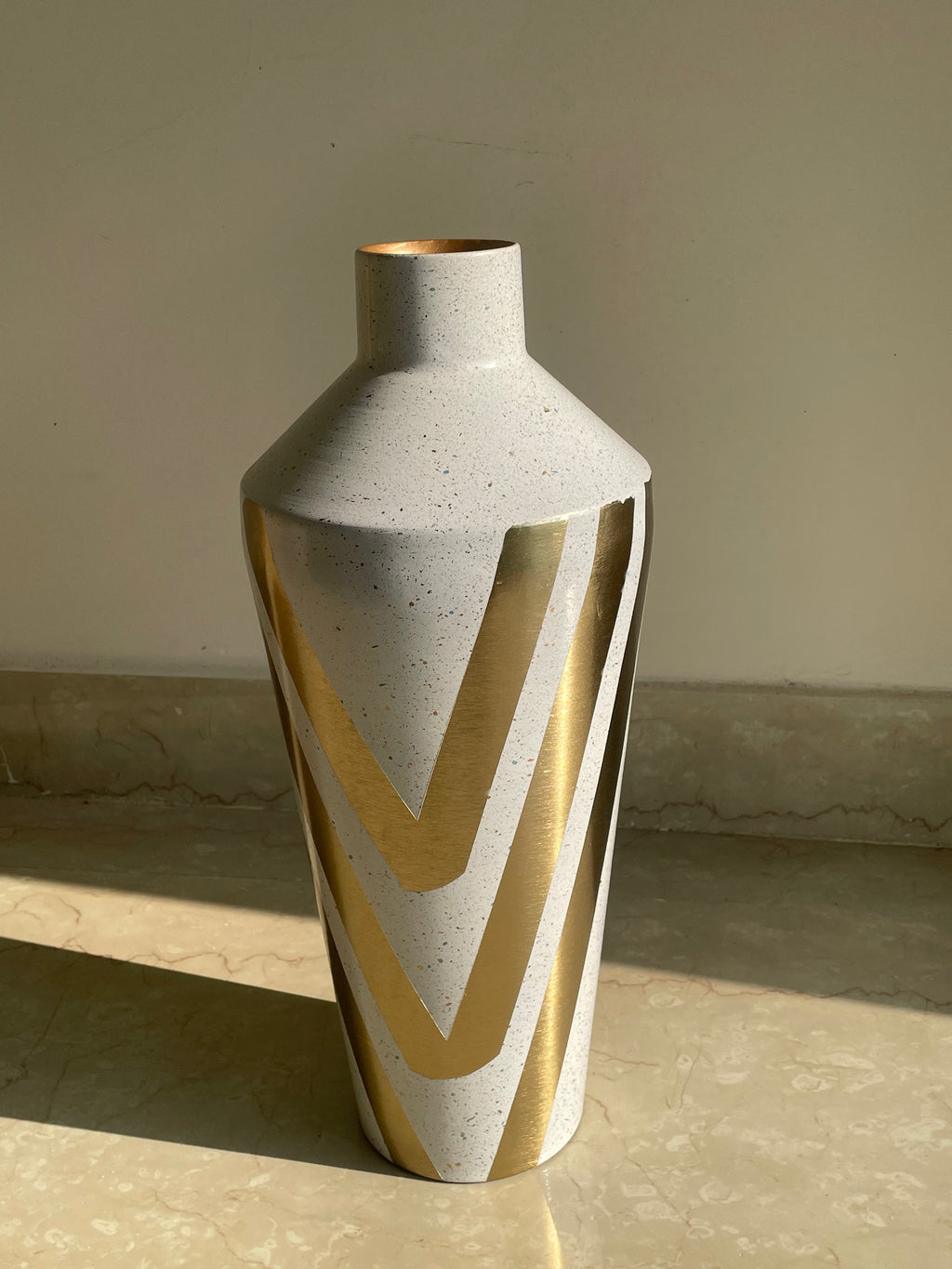 SUNBEAM GEOMETRIC VASE