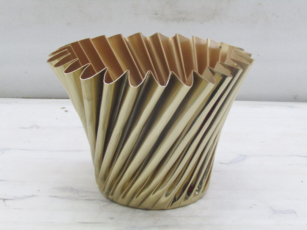 GOLDEN RIPPLE PLANTER/ VASE