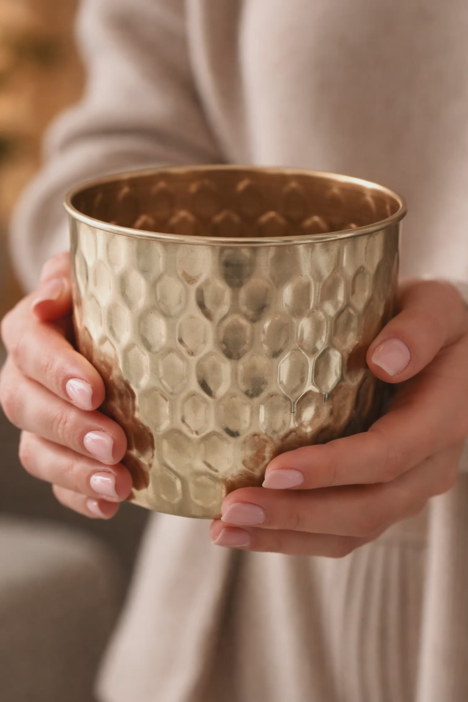 SMALL HAMMERED UTILITY POT